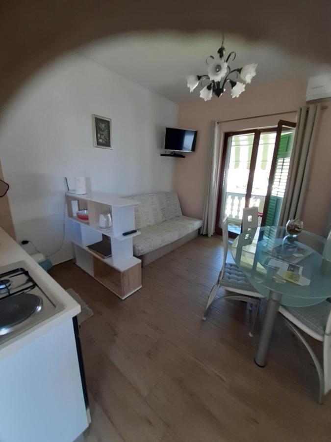 Apartman Barbir Sukosan Exterior photo